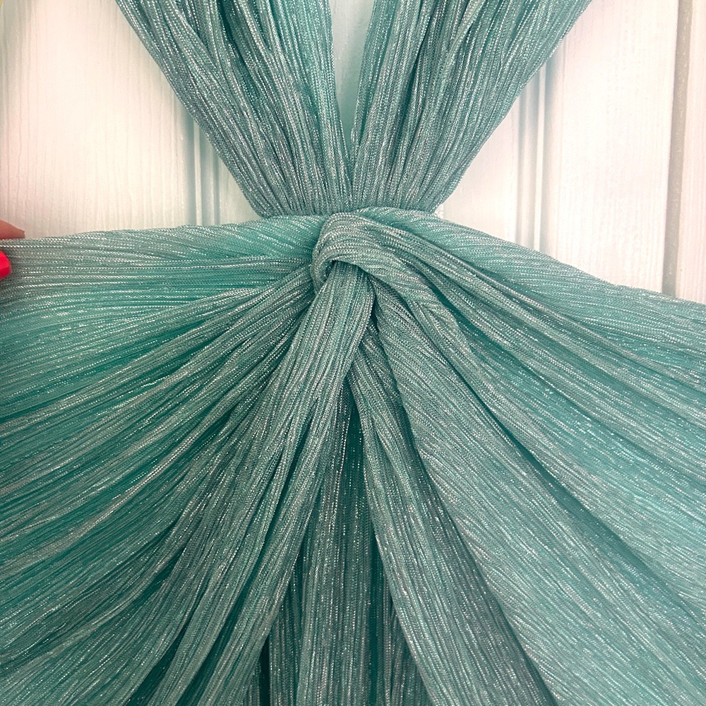 Patbo plunge cutout gown - Picture 7 of 7